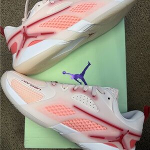 Jordan Heir Light Soft Pink -  Sneakers in White and Pink